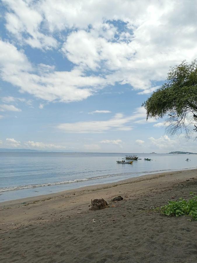 East Lombok Dive Hotel - 3 Private Rooms On The Beach Labuhan Pandan Bagian luar foto